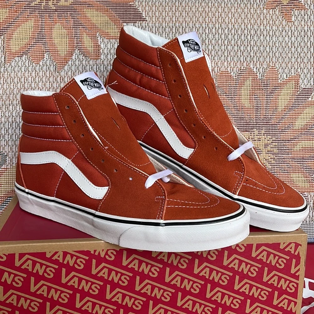 Vans WMNS Sk8-Hi
Color Theory Burnt Ochre
VN0005U9GWP
Sneakers - Picture 6 of 16